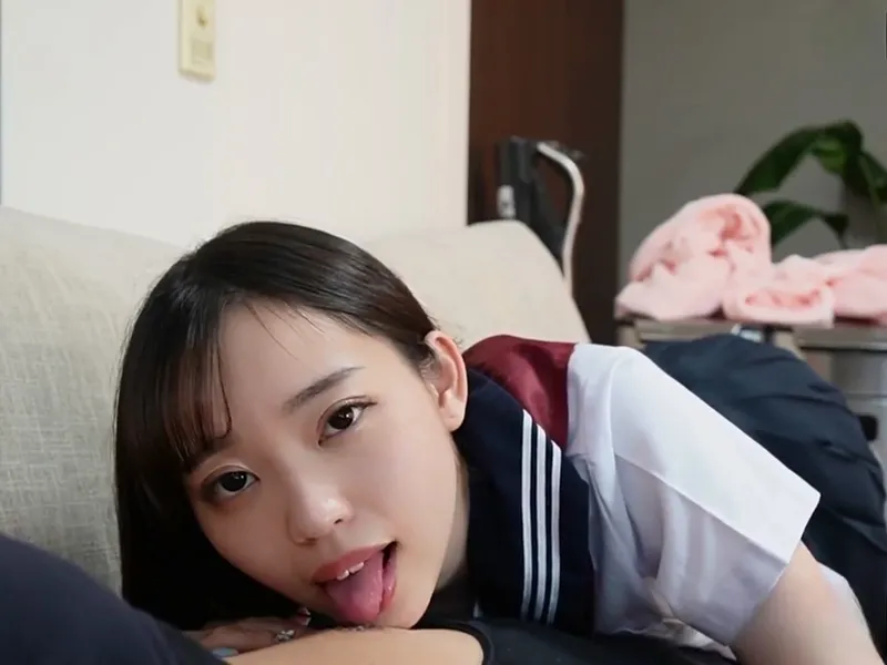 Nữ sinh ngây thơ bị tên ba cóc chọc của quý giả vào lồn